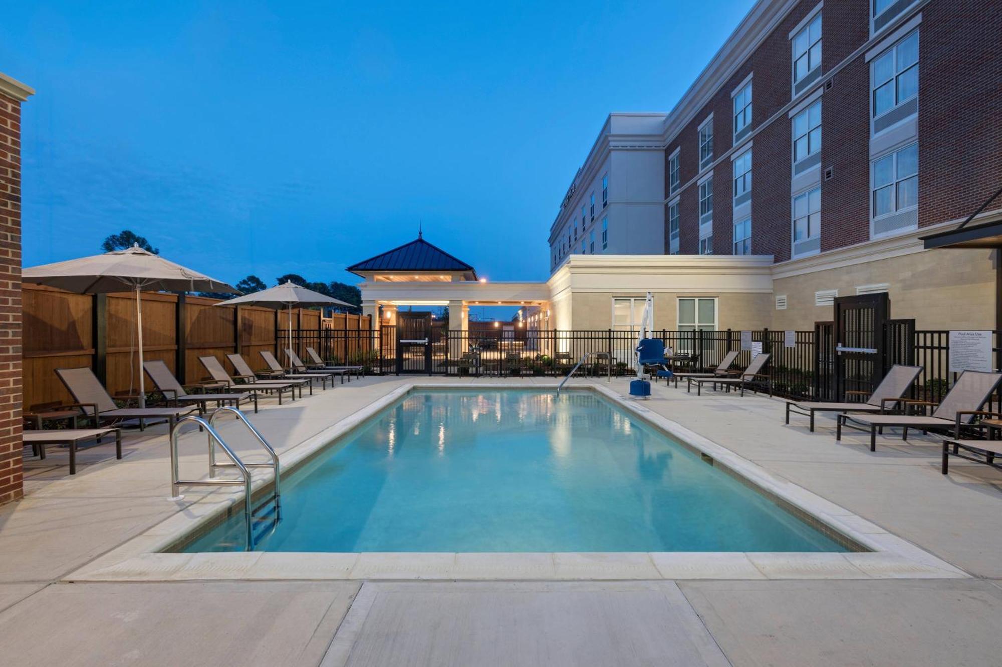 Courtyard By Marriott Jackson Madison Hotel Exterior foto
