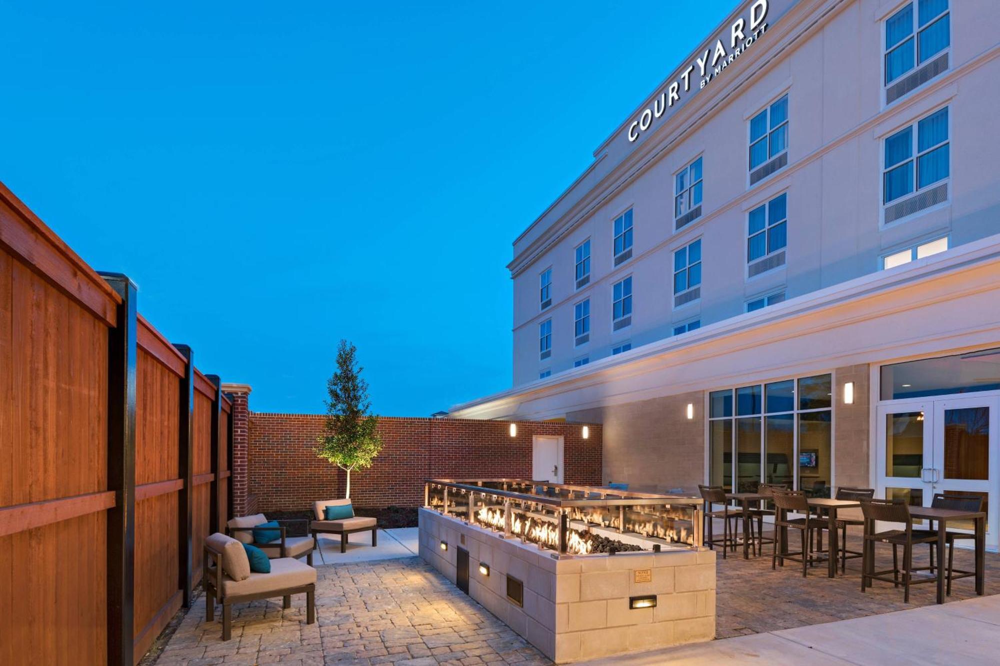 Courtyard By Marriott Jackson Madison Hotel Exterior foto
